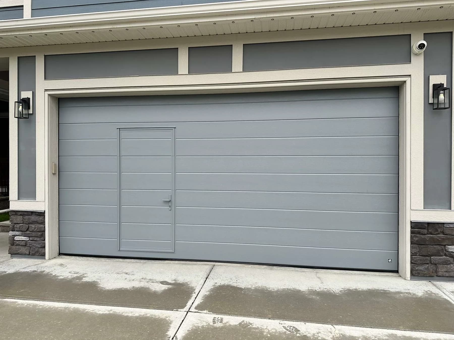 Why a Mahogany Homeowner Chose a Ryterna Walk-Through Garage Door